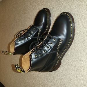 Dr Martens 101 Yellow Stitch Smooth Leather Ankle Boots